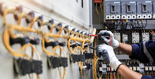 Professional Electrician technician working in Pinardville, NH